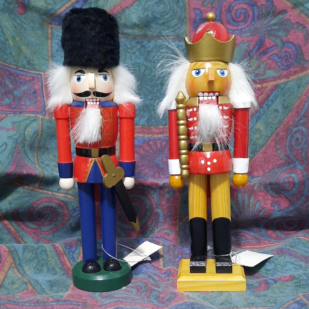 Festive Nutcracker Soldier Set - Red and Gold